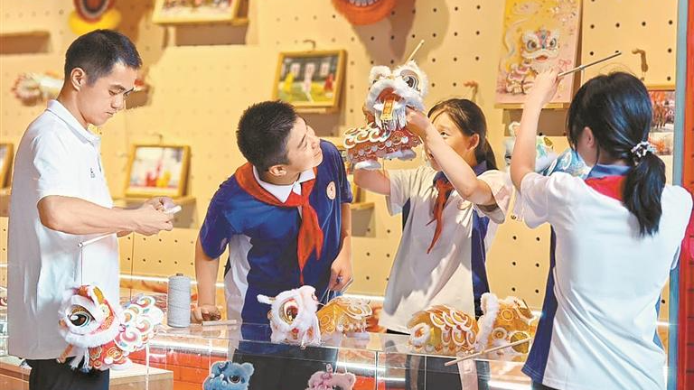 光明二中：看老师们带来的“七十二变”