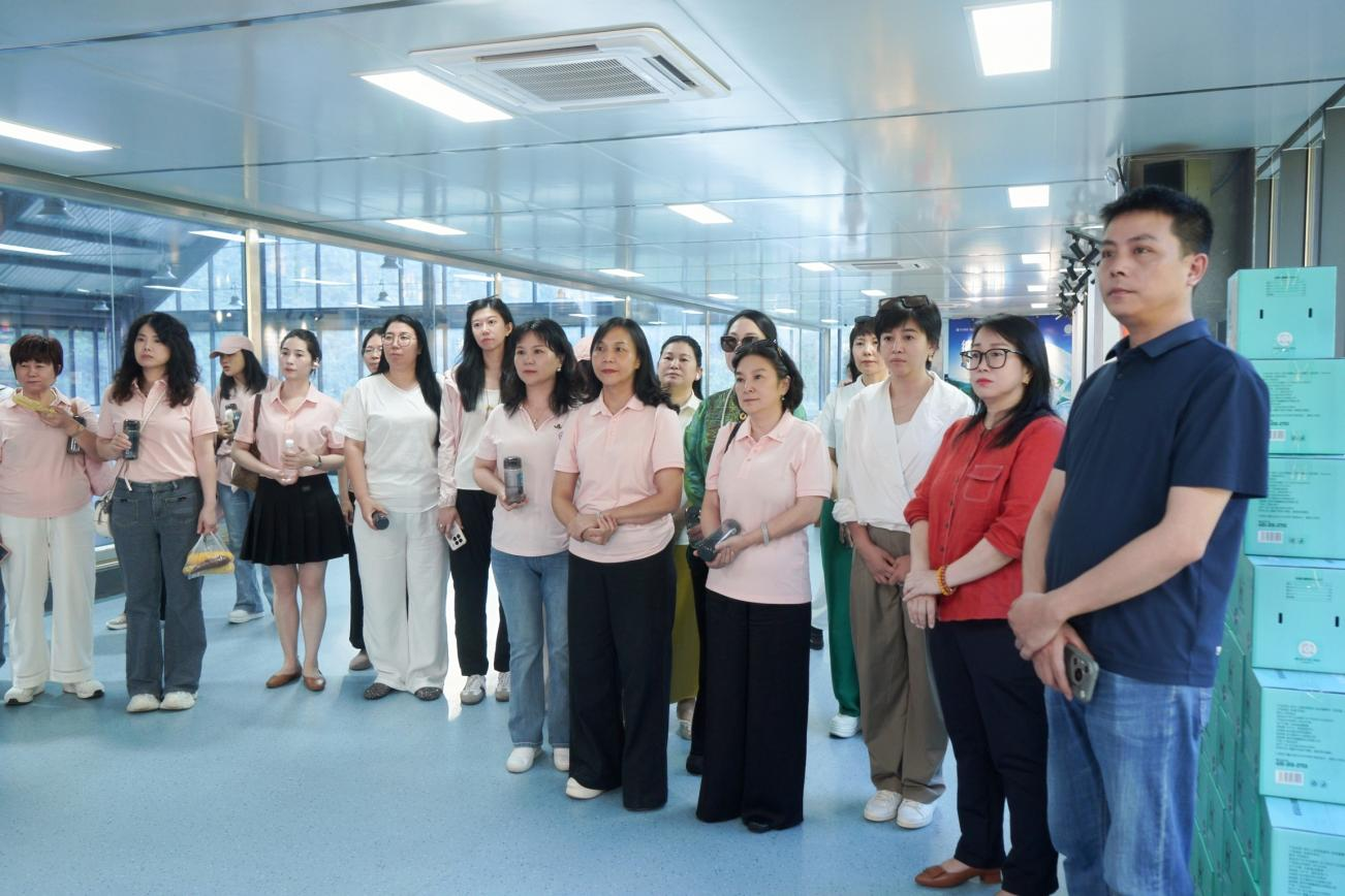 龙华女企协组团赴东兰溯源，达成百万合作框架约定！
