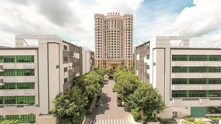 龙华先行一步扬帆银发经济新蓝海