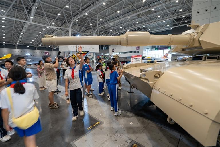 深圳国际会展中心8月掀起展会热潮