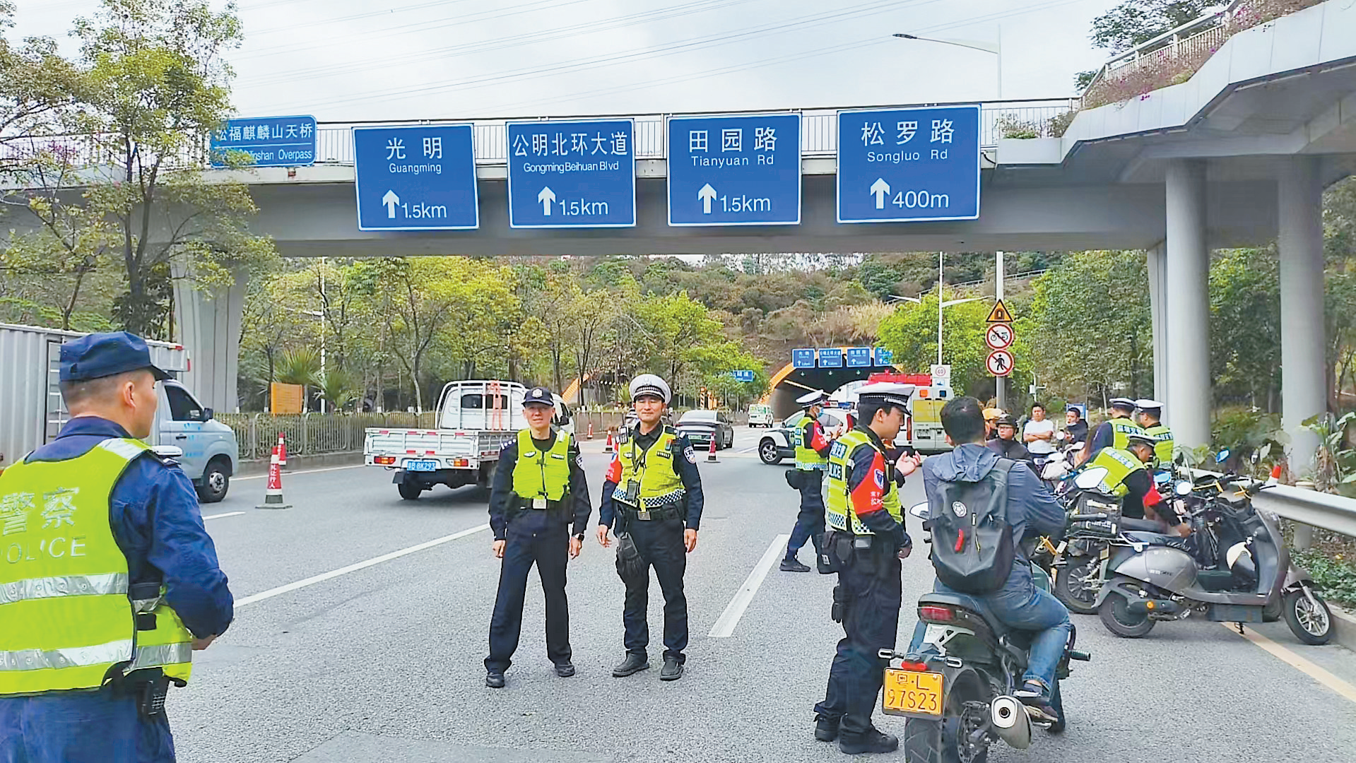 宝安交警集中整治摩托车违法行为，“铁骑+无人机”空地协同落实禁摩规定