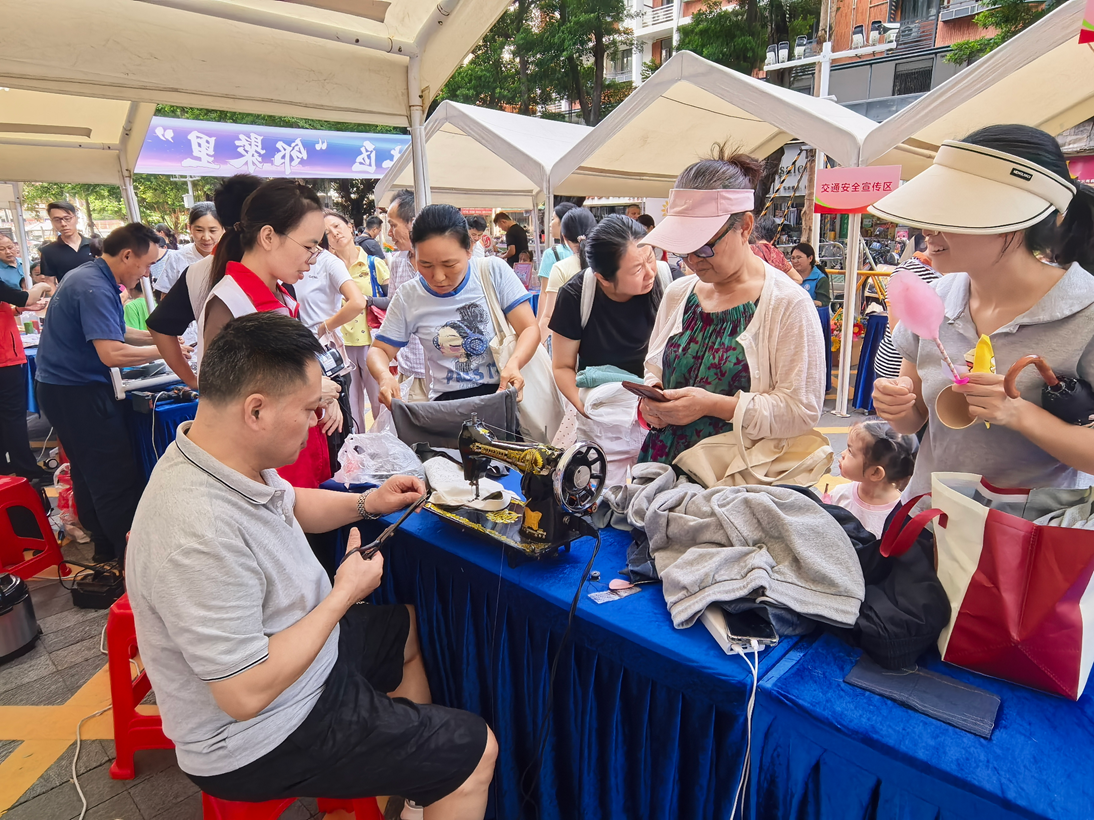 烟火气！西乡流塘把“邻聚里”集市开到居民家门口