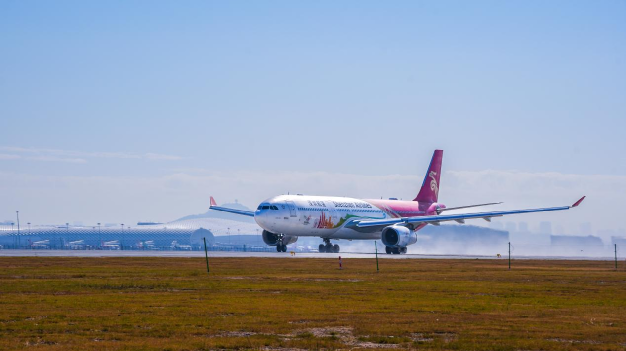 深圳机场春运客流持续高位运行，三跑道投用助力旅客顺畅出行
