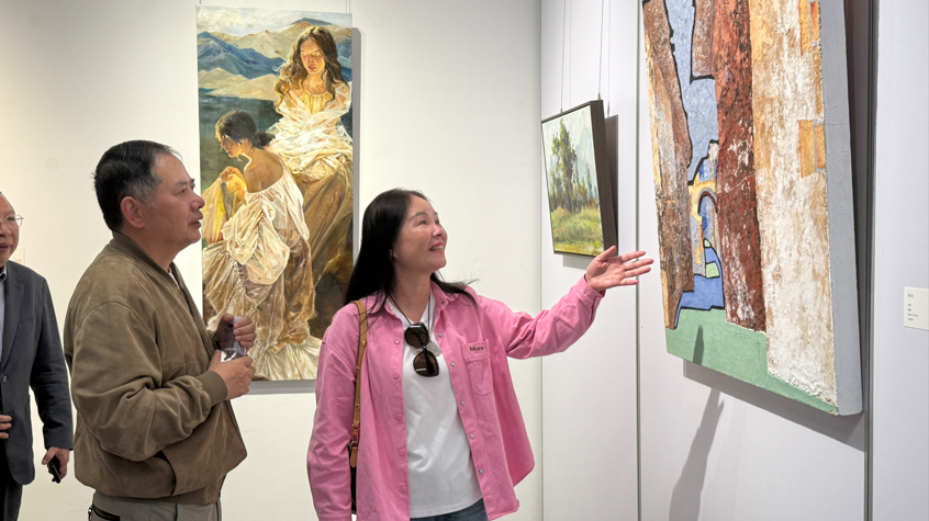 宝安美术馆又上新展！深圳女画家带你遇见“心光”