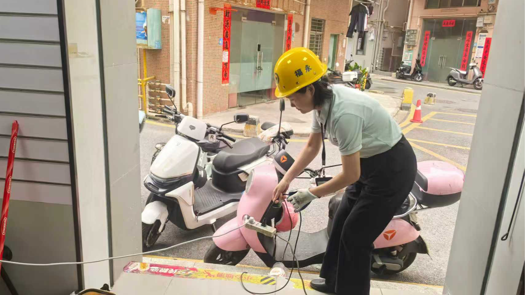 消除安全隐患！福永网格全力配合电动自行车停放充电场所专项整治