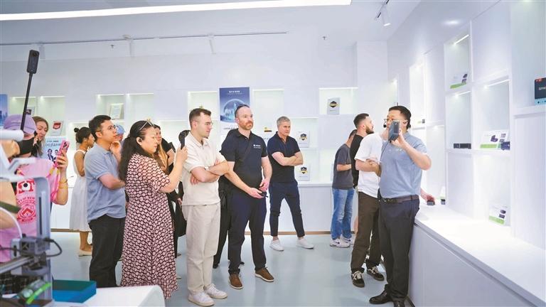 龙华企业引来欧美千万粉丝级网红