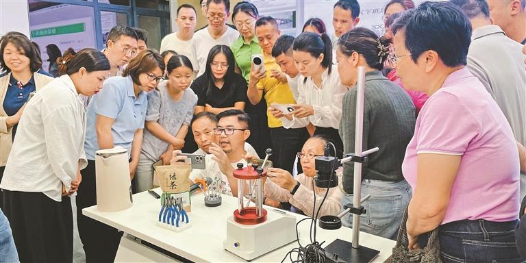 光明区工会技能培训让职工“就近学技能、轻松促转型”