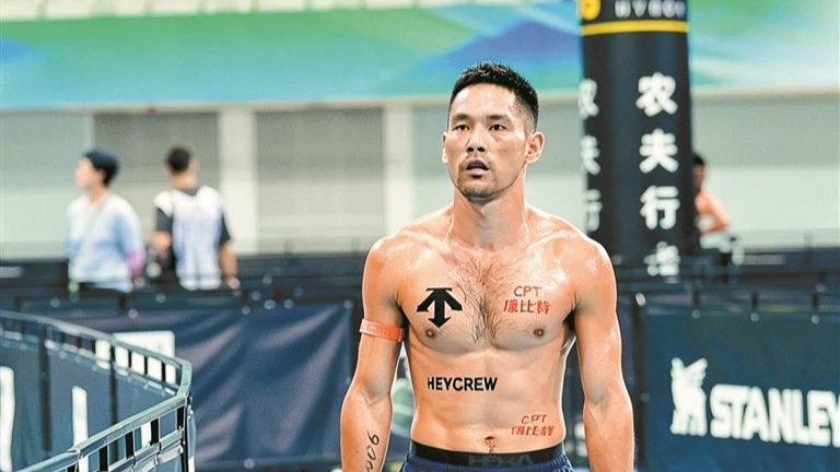 入坑网红赛事HYROX不到两个月 宝安“体能大神”刷新全国纪录