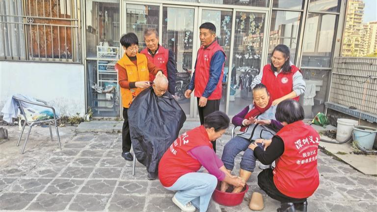 民治社区探访高龄、孤寡、独居老人