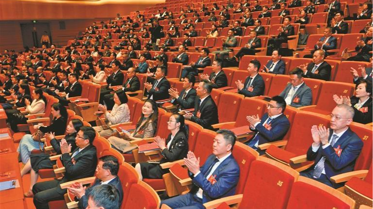 光明区二届人大四次会议胜利闭幕