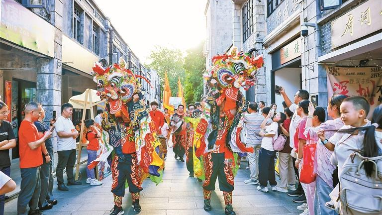 2025年百年观澜麒麟舞非遗巡游展演活动上演