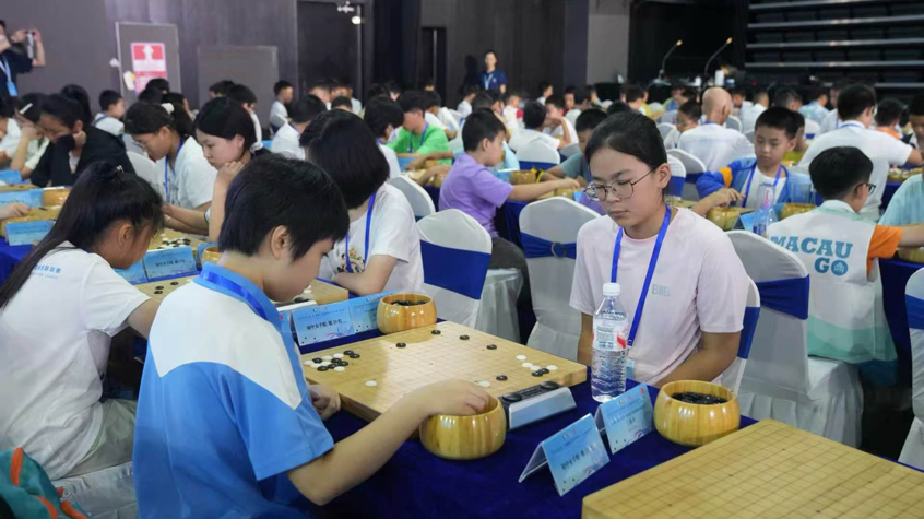 全国校园围棋少年相聚宝安“手谈”争锋