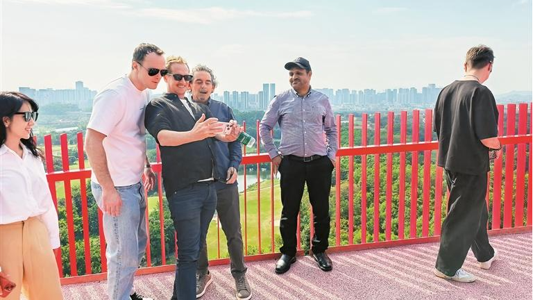 国际影视大咖点赞光明城市风貌