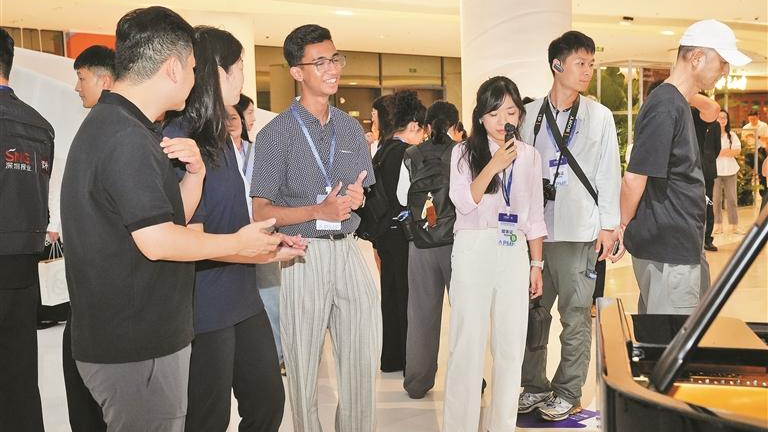 亚太媒体团参访首站为何选在宝安？这里藏着深圳的发展答案
