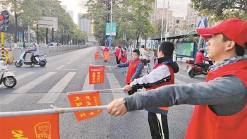 发现身边美好 | 发现3649小时！11年坚守！护航孩子安全到校