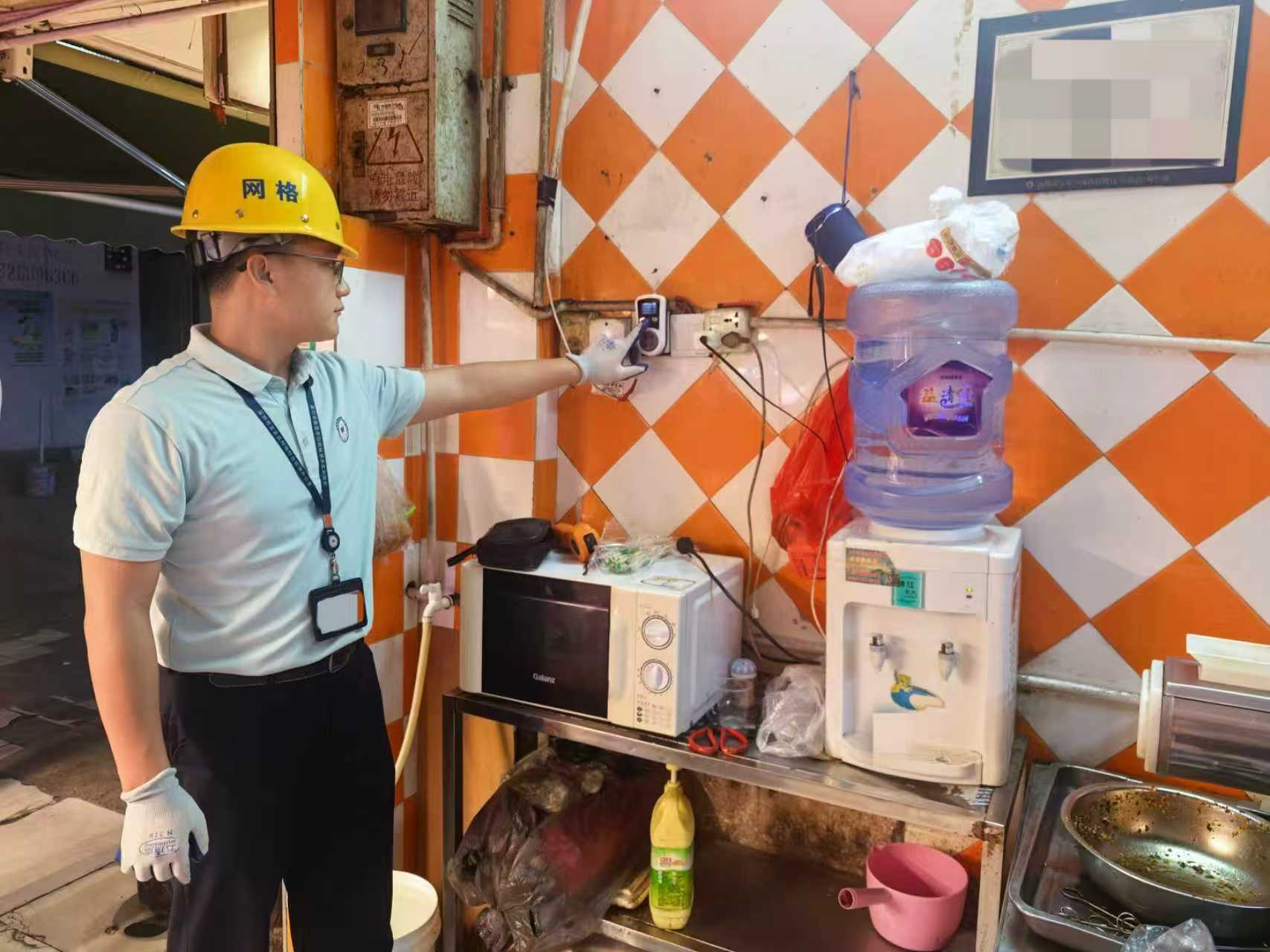 福永网格开展“五一”节前安全巡查行动