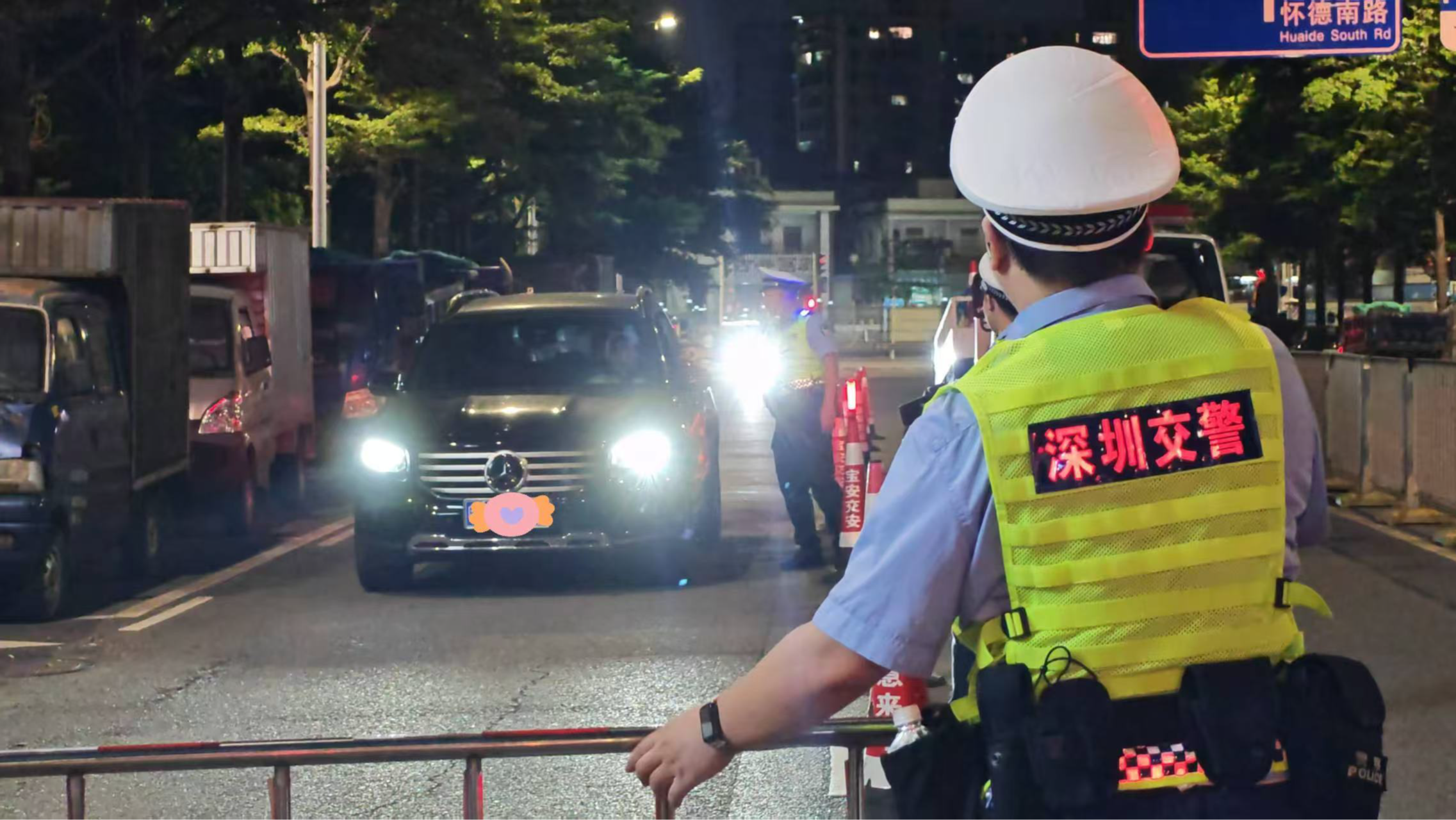 深圳交管支队宝安大队福永中队在辖区严查酒驾醉驾