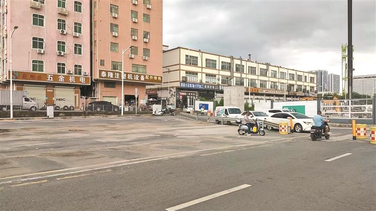 违停车辆占道 马田将围社区清理整治