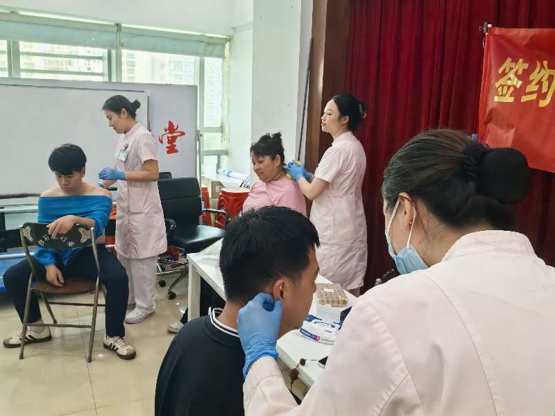 福永白石厦举办“艾守健康，灸传智慧”公益活动