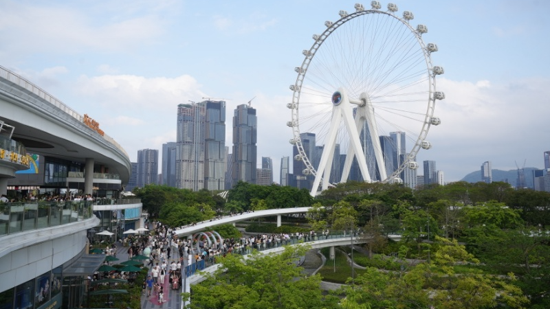 五一首日宝安景区商圈热度拉满，交警、环卫等全力为假期护航