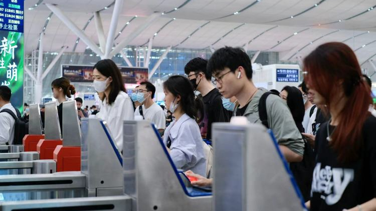 暑运来了，深圳北站预计发送旅客超1300万