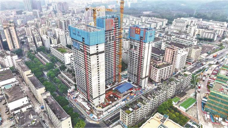 鑫岭楼全面封顶 预计明年秋交付