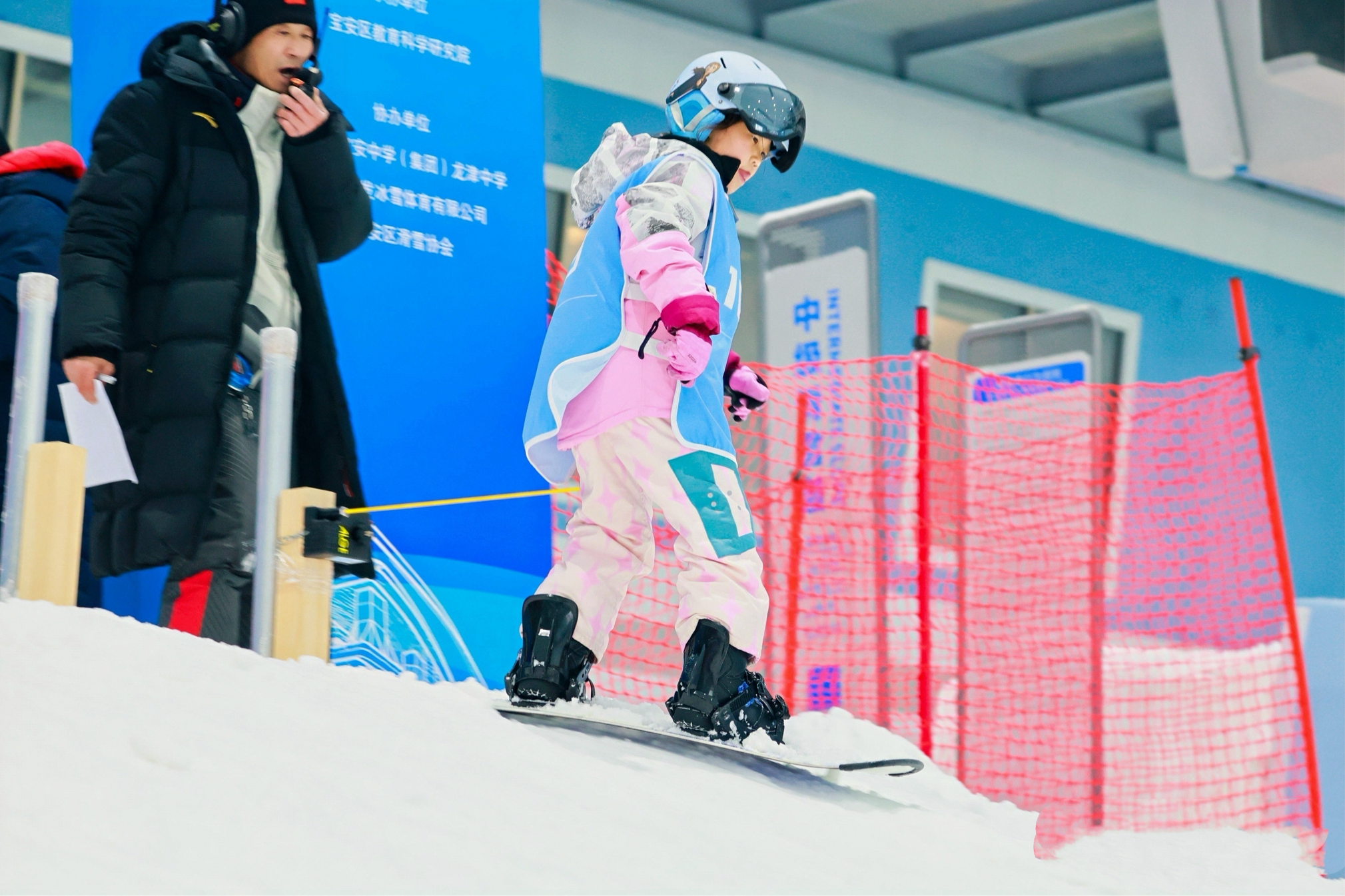 103名少年竞逐！宝安首届中小学生滑雪比赛收官